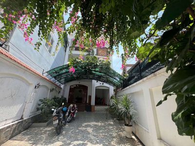 Cho thuê biệt thự sân vườn 5PN full nội thất hiện đại — ảnh 1