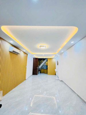 Cho thuê nhà mặt tiền Trần Phú Quận 5 - 40m2 2 Tầng - tiện kinh doanh — ảnh 1