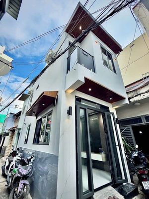 Bán nhà căn góc hai mặt tiền hẻm xe hơi — ảnh 1