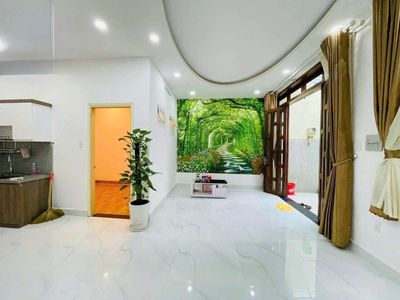 Nhà 3pn có 3 máy lạnh nội thất có sân để xe. — ảnh 1