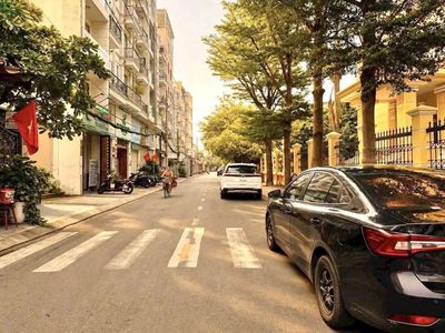 Dương quảng hàm 4 tầng 64m2 cạnh tòa án xe hơi ngủ nhà — ảnh 1
