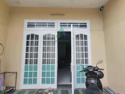Cho thuê nhà nguyên căn kiệt/hẻm 1,5 tầng đường cách mạng tháng tám — ảnh 1