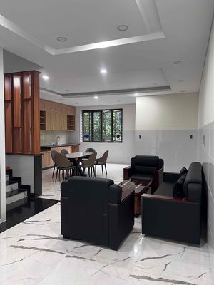 Cho thuê nhà phố full nội thất có thang máy trung tâm thành phố mới — ảnh 1