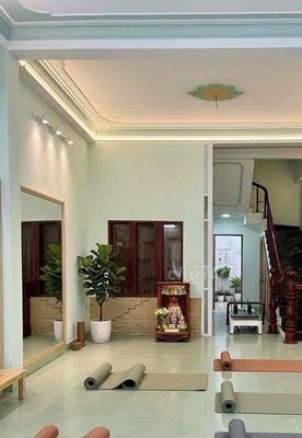 Cho thuê nhà nguyên căn 3 tầng MT kinh doanh đường Khúc Hạo, Sơn Trà — ảnh 1
