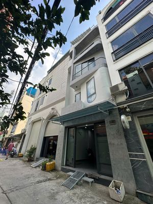 Nhà đẹp 5 tầng hẻm 8m kdc bình phú sát hậu giang q.6 — ảnh 1