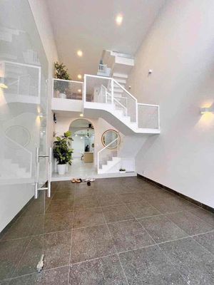 Cho thuê nhà 2 lầu mới đẹp khu dân cư hưng phú — ảnh 1