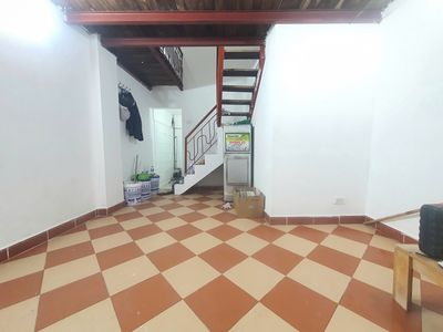 Chính chủ cho thuê nhà 2 tầng, ngõ 129 Nguyễn Trãi đối điện RoyalCity — ảnh 1