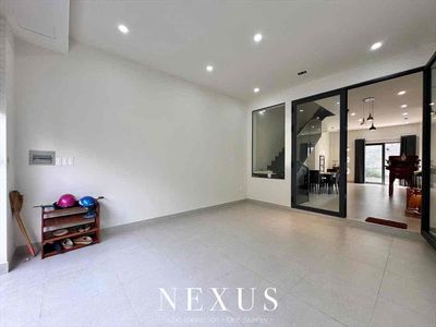 Nhà nguyên căn 2pn 175m2 sân trước hiên sau nội thất hiện đại — ảnh 1