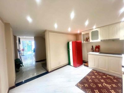 Bán nhà mặt tiền ngay công viên làng hoa chỉ nhỉnh 8 tỷ 4 tầng 5PN8WC — ảnh 1