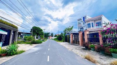 Cho thuê nhà mặt tiền 3 lầu, 3PN, full nội thất, Bình Dương — ảnh 1