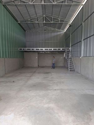 Cho thuê kho ngã tư ga 180m2 15tr — ảnh 1