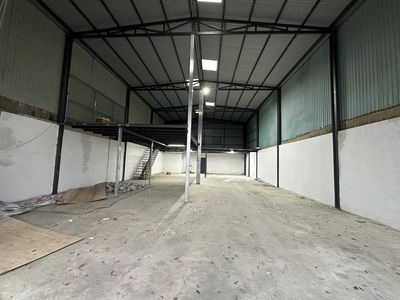 Kho 200m2 mặt tiền trường quang được — ảnh 1