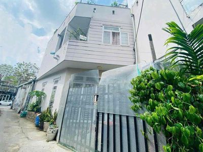 Cho thuê nhà 1tret+1lau+san thuong. ngay đầu hẻm 145 Hưng Đạo Vương. — ảnh 1
