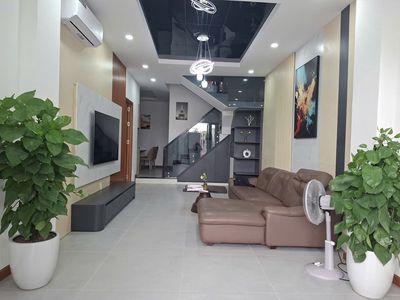 Cho thuê nhà biệt thự 2 tầng mặt tiền đường: phạm văn bạch - hòa cường — ảnh 1