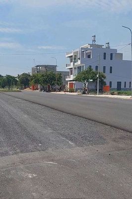 Chủ ngộp chốt lỗ, mt cổng chính 30m, kdc an hạ, xã phạm v hai giá 2,6t — ảnh 1