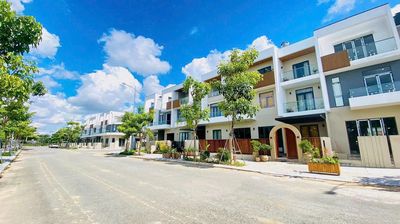 Tòa nhà căn hộ sẵn có - sổ hồng lâu dài — ảnh 1