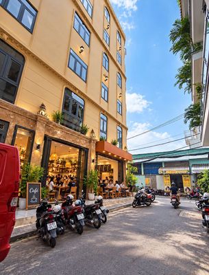 Tòa nhà Góc 2 mặt tiền 4 lầu, có thang máy — ảnh 1