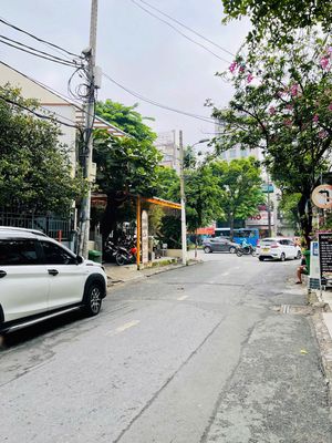 Cho thuê nhà phố gần sân bay TSN 200m2-4pn- giá 25tr/th. Ở ngay — ảnh 1