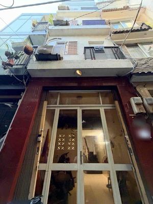 Nhà phố Bùi Viện - 5 tầng cho thuê 16tr hẻm 3m thông — ảnh 1