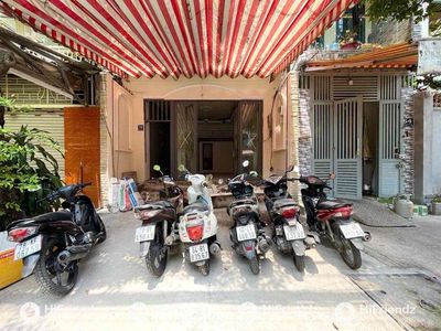 Mặt bằng đẹp - đông dân cư - sẵn bạt mái gần trường học - giá còn fix — ảnh 1