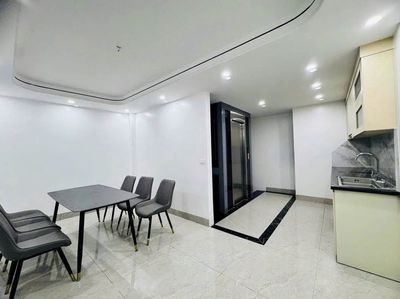 Cho thuê nhà nguyên căn 40m² 7 tầng có thang máy tại Long Biên — ảnh 1