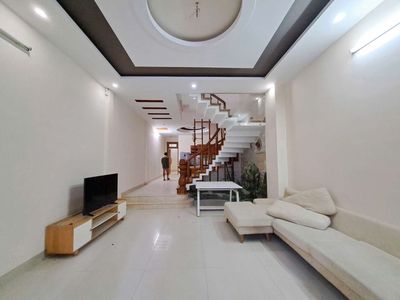 Cho thuê nhà 3 tầng mt hoàng bích sơn — ảnh 1