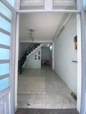 Nhà cho thuê 1 trệt 1 lầu 4,5x9m 2 pn , 1 nvs nhà sạch sẽ gần aeon — ảnh 1