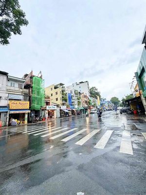 Trần Phú, P.4, Q.5, dt: 4 x 13m, 2 tầng, giảm 800 triệu còn 6 tỷ 5. — ảnh 1