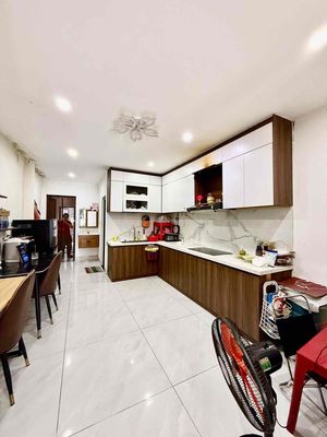 Cần Bán Nhà Mặt Tiền , Gần Bến xe Đà Nẵng — ảnh 1