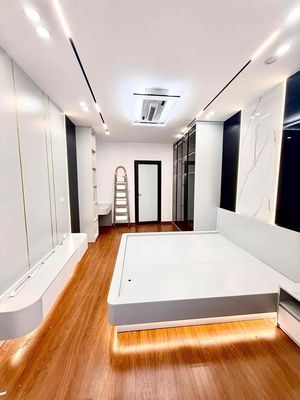 Cho thuê nhà 5 tầng bát khối - 9tr — ảnh 1