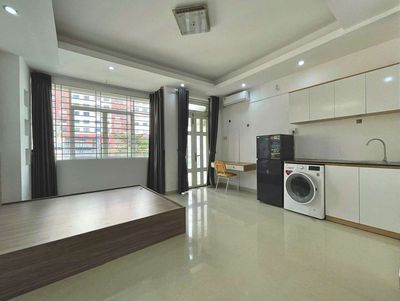 Cho thuê căn hộ ban công, Máy giặt riêng - gần chợ Bà Chiểu, UEF, HIU — ảnh 1