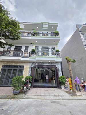 Bán nhà 1 trệt 2 lầu MT công viên KDC An Phú, Thuận An — ảnh 1